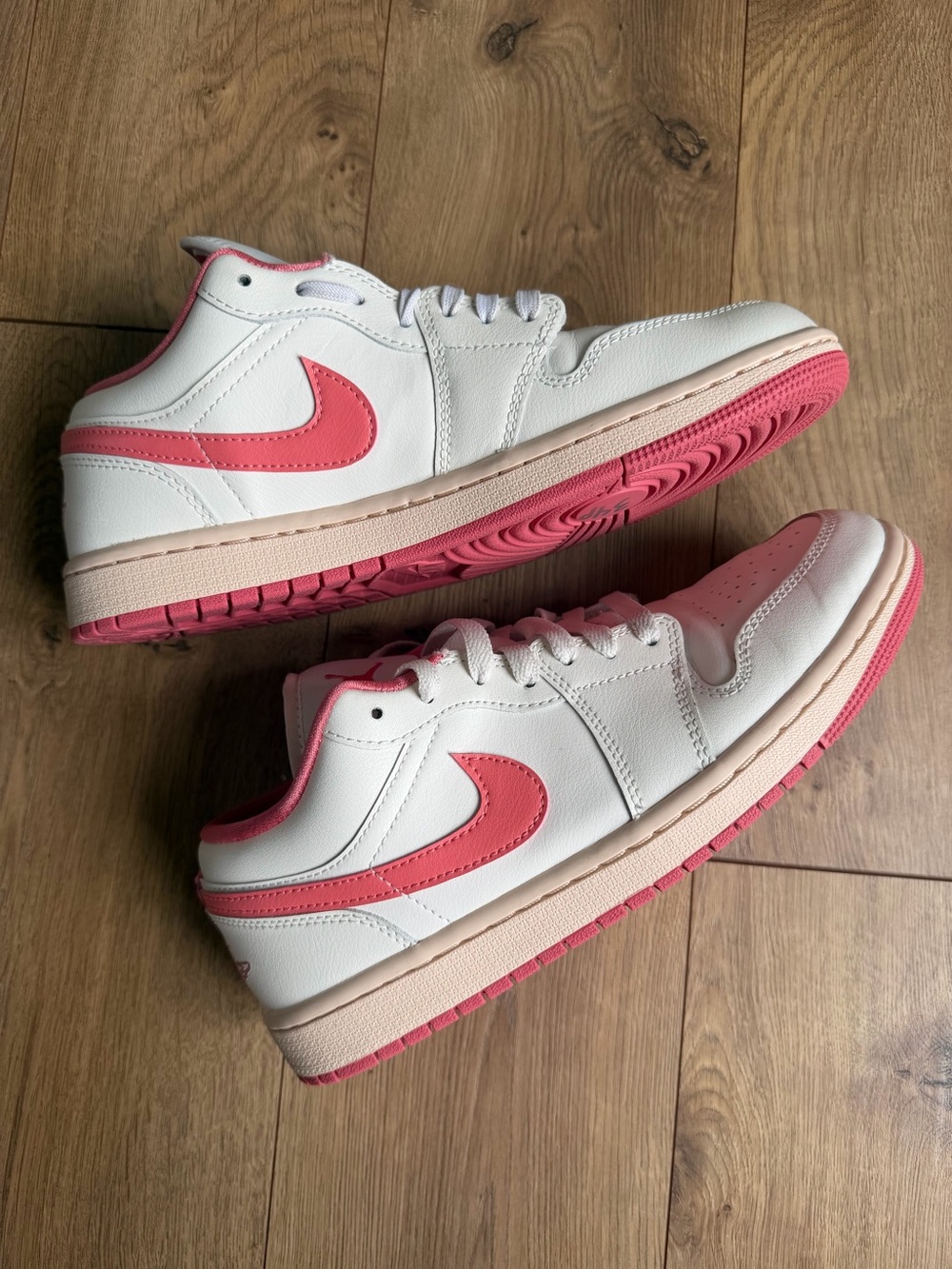 Nike AirJordan 1 Low White/Pink Leather Low Top Sneakers Women’s 9.5 DC0774-109